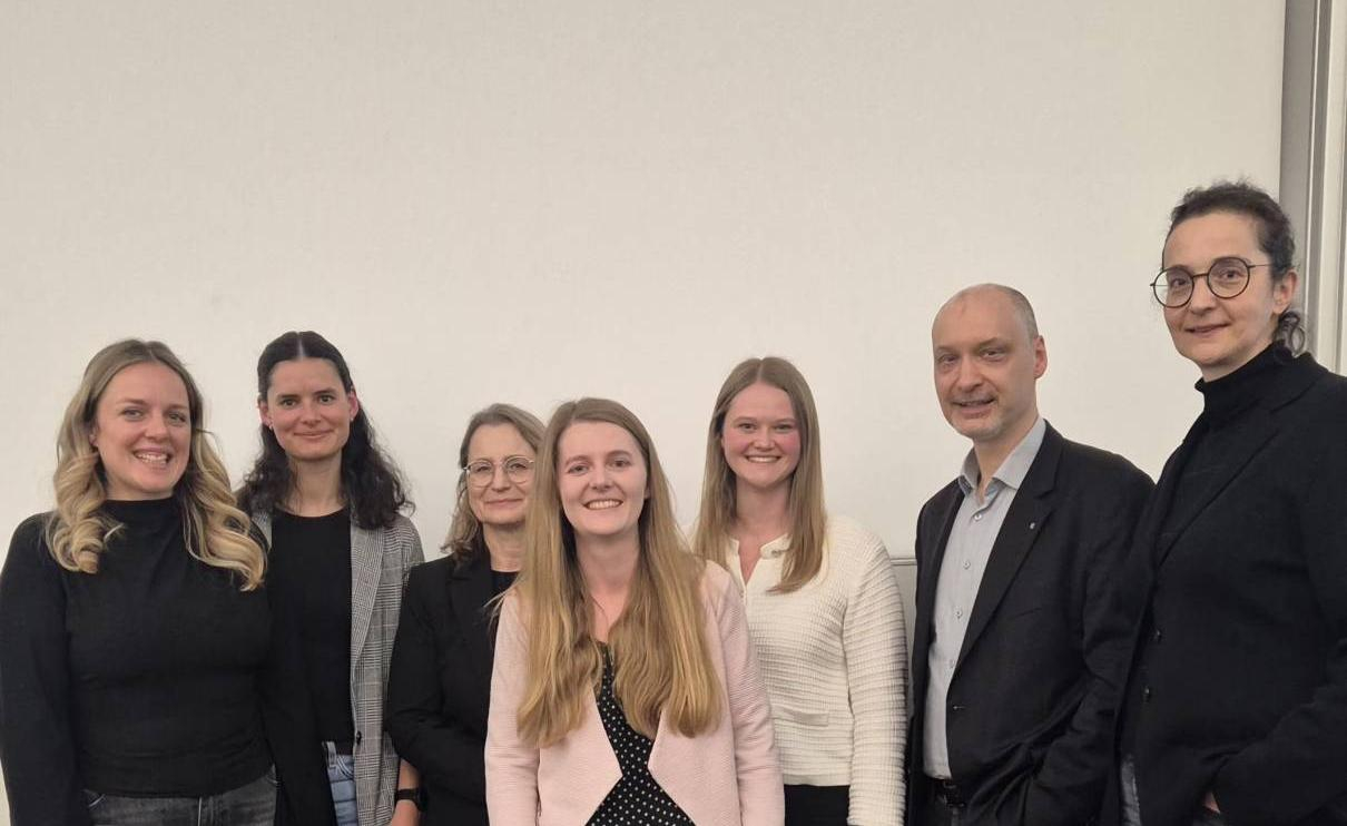 <p>From left: Carina Kurz (Agrana Fruits Services GmbH), Franziska Bikenmaier (MILLEI GmbH), Brigitte Huter (MCI), Julia Kiechl (Single Use Support GmbH), Nadine Nuschele (Phd Studentin, TU München), Christoph Griesbeck (MCI), Katrin Bach (MCI)&nbsp;©MCI/Klose</p>