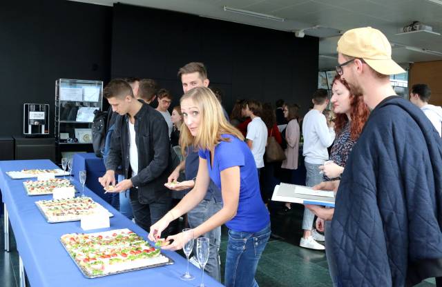 <p>Wir begrüßen unsere neuen & treuen Studierenden </p>