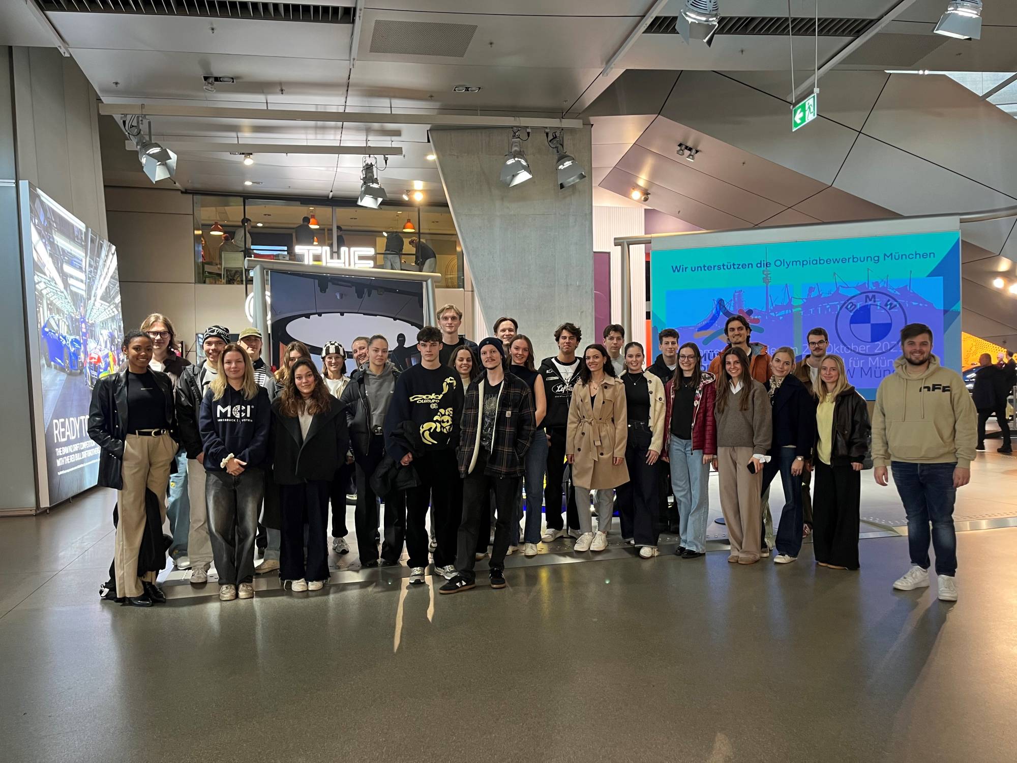 <p>Unsere Studierenden in der BMW Welt ©MCI/Piazza</p>