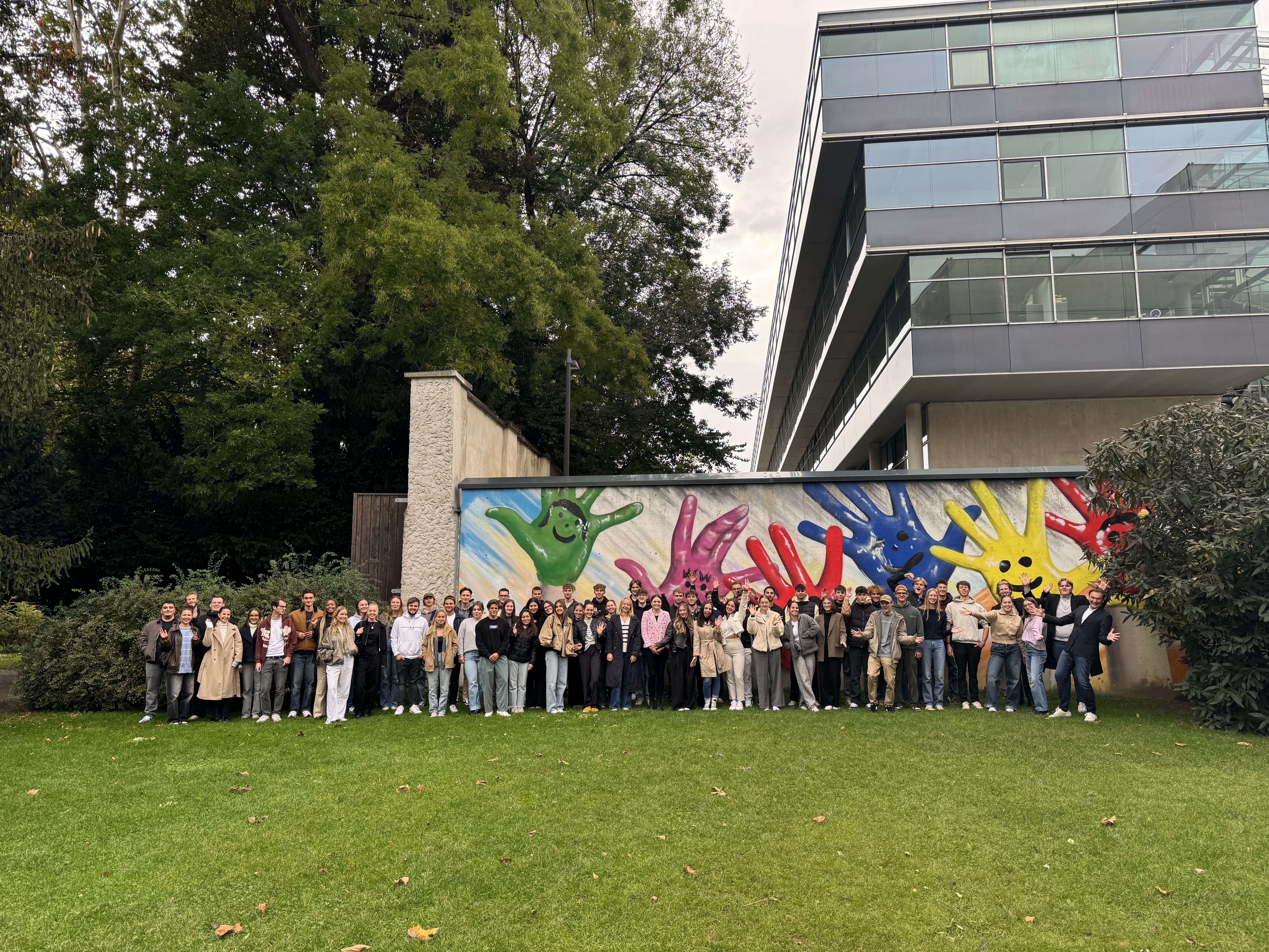<p>65 motivierte Erstsemestrige beim Kick-off unseres Bachelorstudiums. ©MCiT Department</p>
