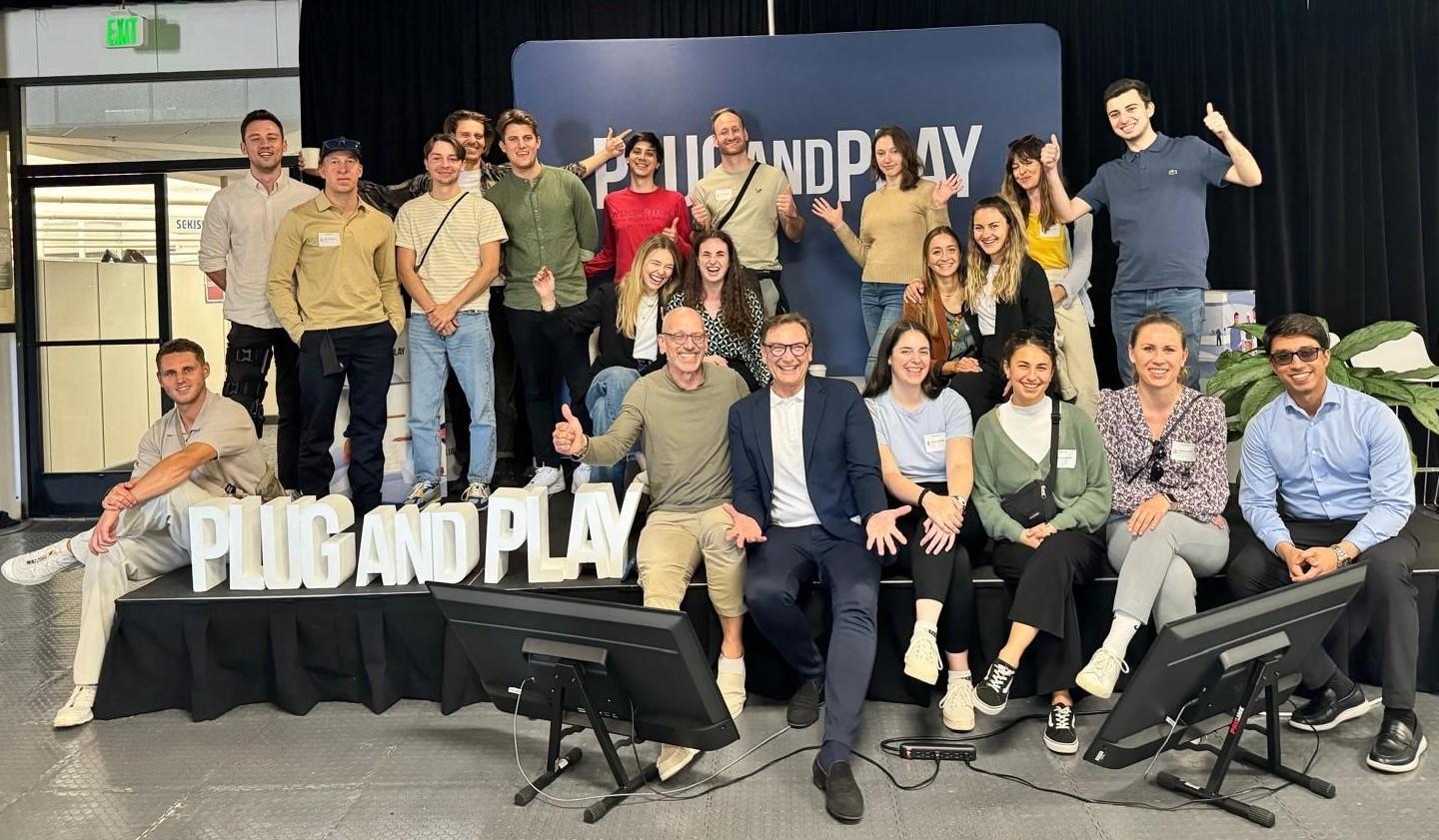 <p>MCiT master's students with Head of Studies Peter J. Mirski in Silicon Valley. © MCiT Department</p>