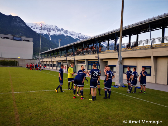 <p>Das Fußballteam des MCI bei der diesjährigen „Tiroler Akademischen Meisterschaft Fußball“</p>