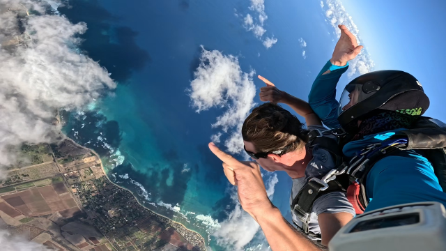 <p>Skydiving in Hawaii ©Georg Sagmeister</p>