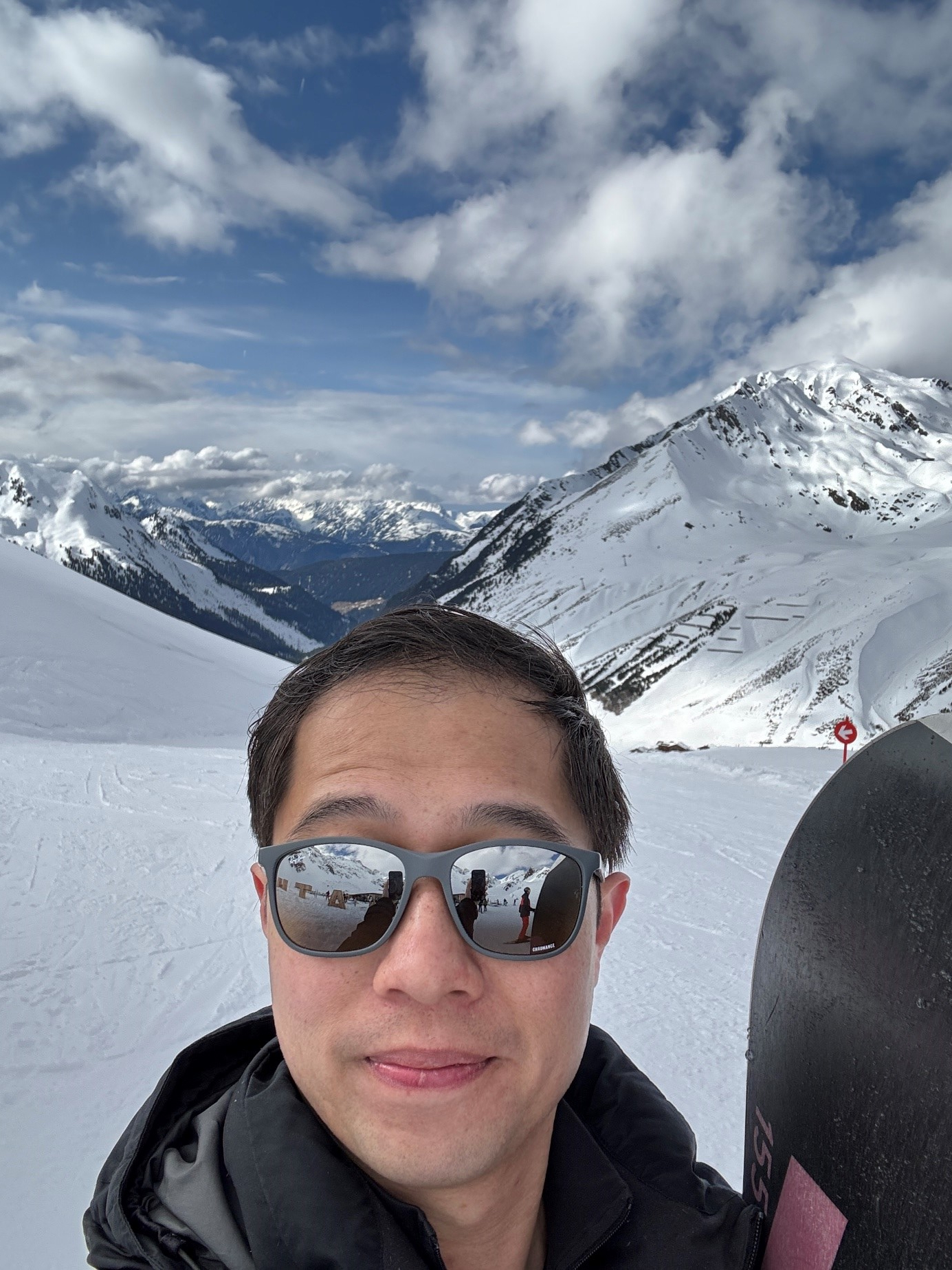 <p>Dr. Denny Yu snowboarding in Innsbruck © Danny Yu</p>