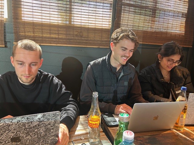 <p>Kreative Köpfe bei der Arbeit © Healink</p>