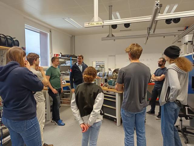 200 Tiroler Schüler:innen zu Besuch am MCI