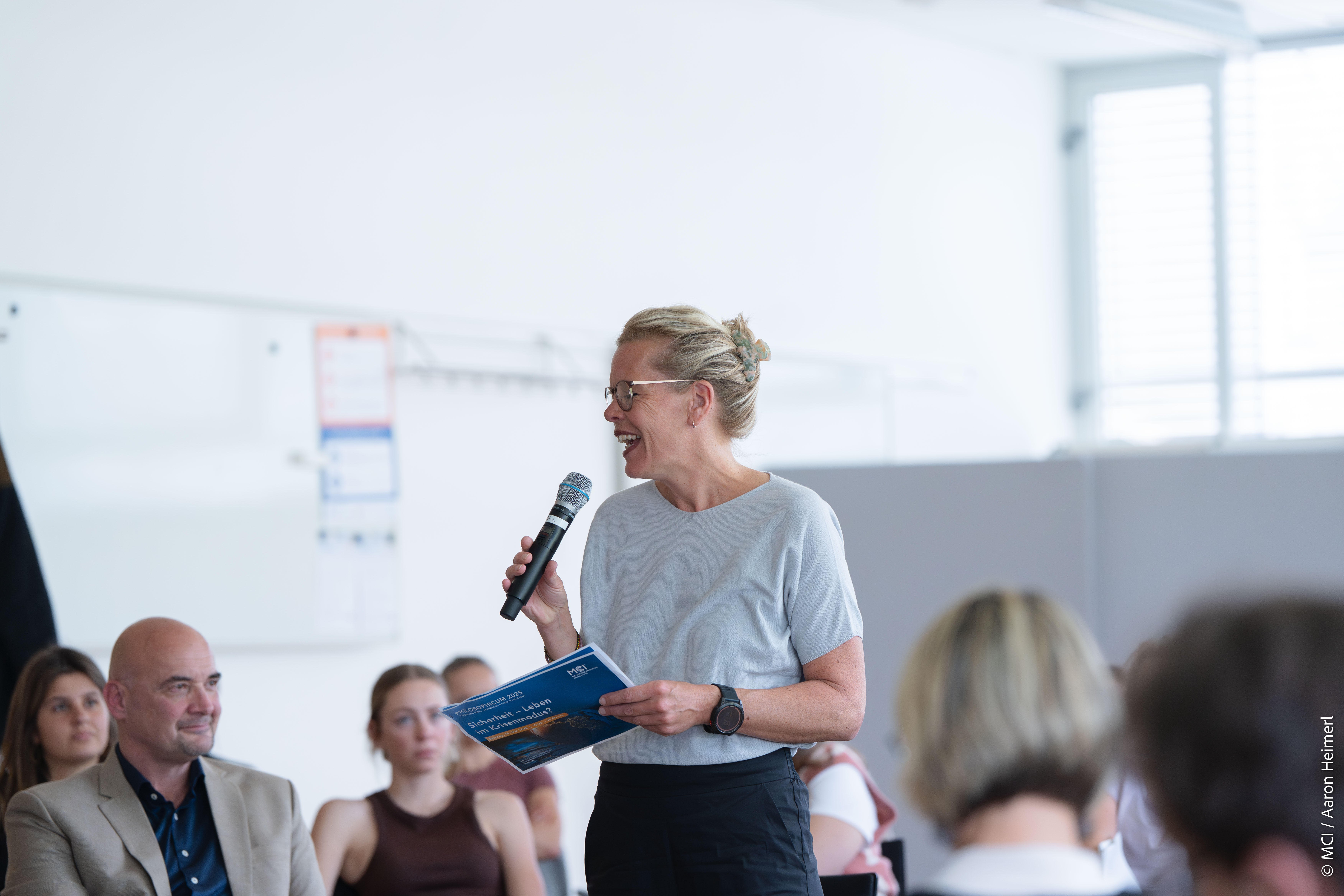 <p>Univ.-Prof. Dr. Kathrin Sevecke hält das Eingangsstatement © MCI / Aaron Heimerl</p>