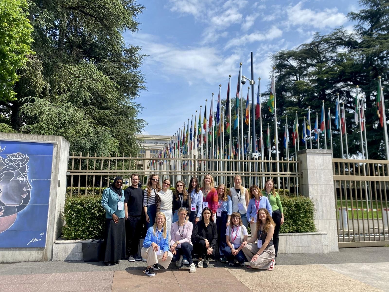 <p>IHSM & EuHEM students in front of the UN building ©Gaie Re Garbagnati</p>