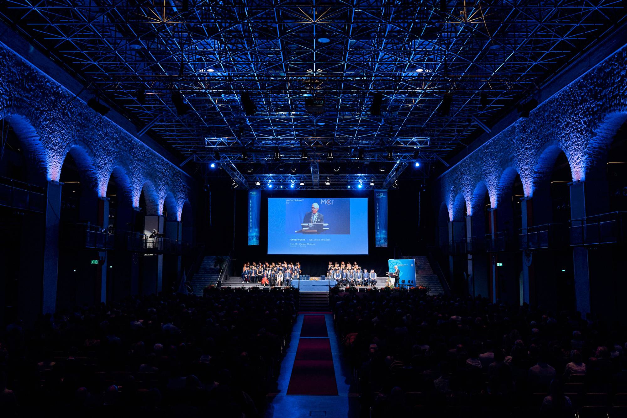 <p>Rektor Andreas Altmann richtete seine Grußworte an die neuen Absolventinnen und Absolventen. © Klaus Maislinger</p>