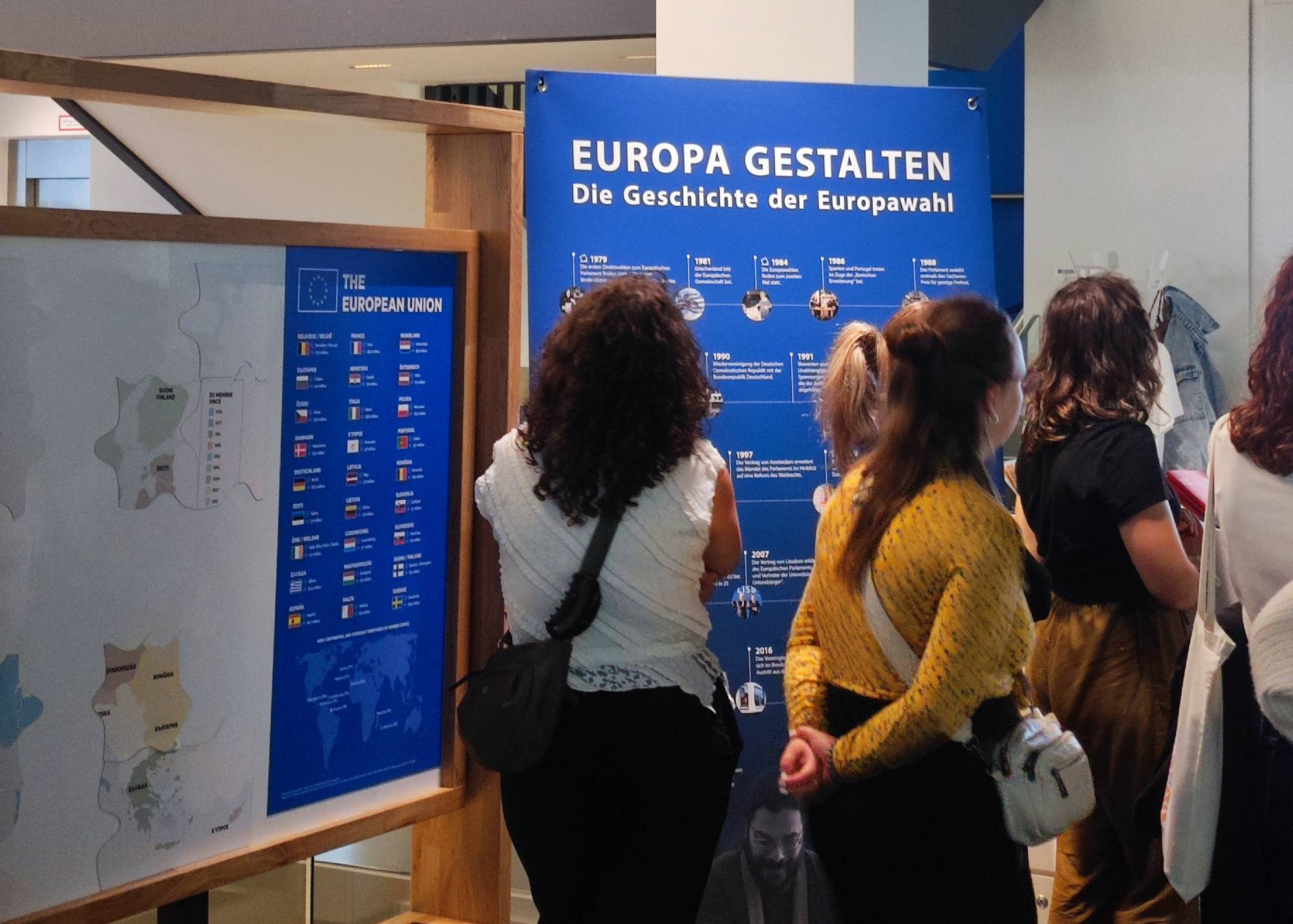 <p>Impressions from the field trip to the Austrian Parliament by students in the bachelor’s program in Social Work © Victoria Pirker</p>