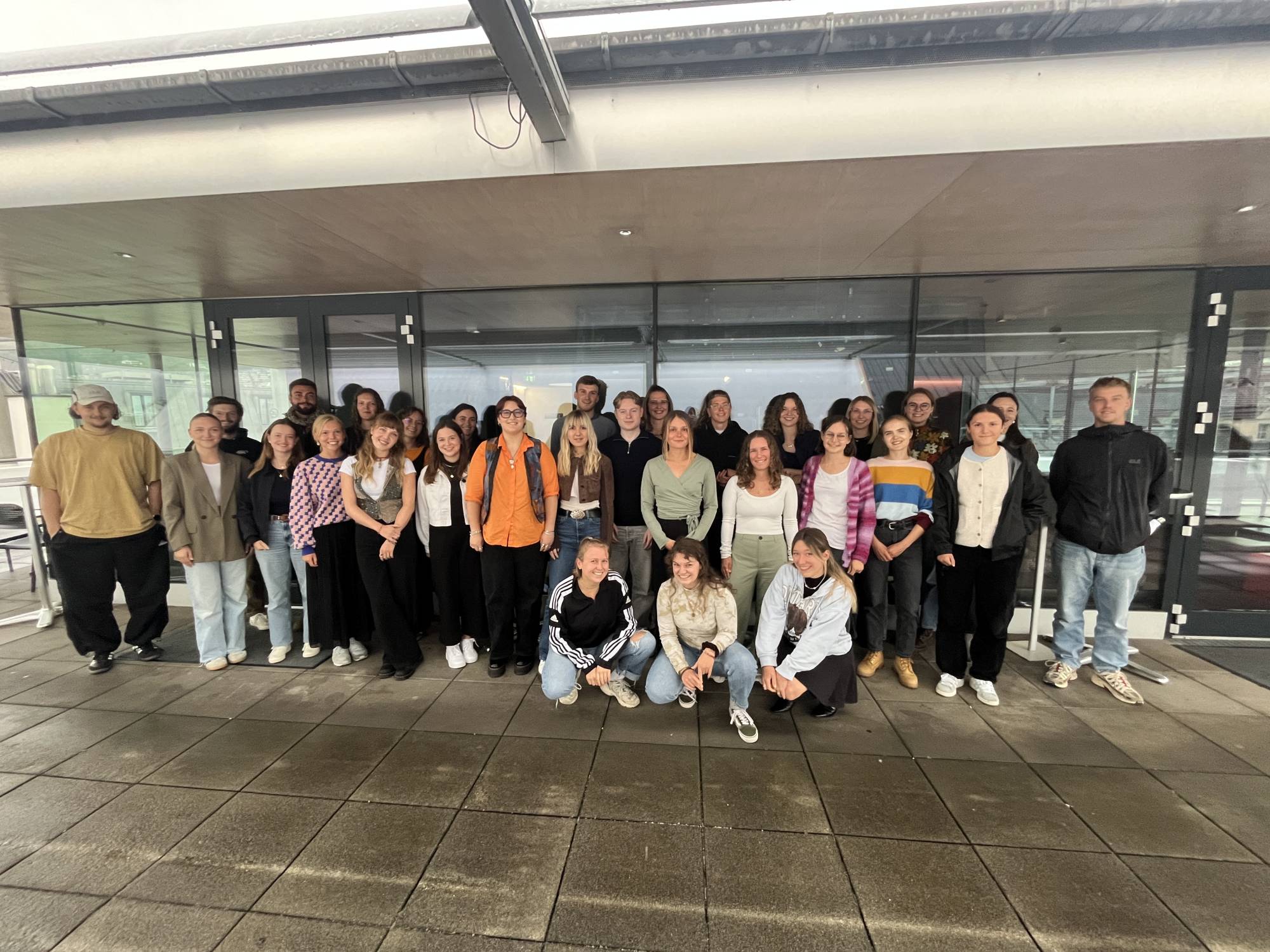 <p>Willkommen an die Erstsemester des Studiengangs Soziale Arbeit, Sozialpolitik & -management 2025 © MCI/Verena Schmid</p>