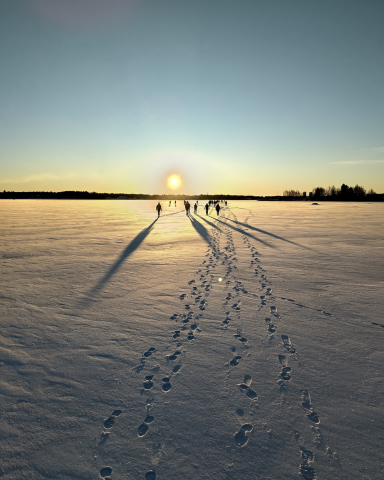<p>Spaziergang auf gefrorener See in Kokkola © UVET JG 2023</p>