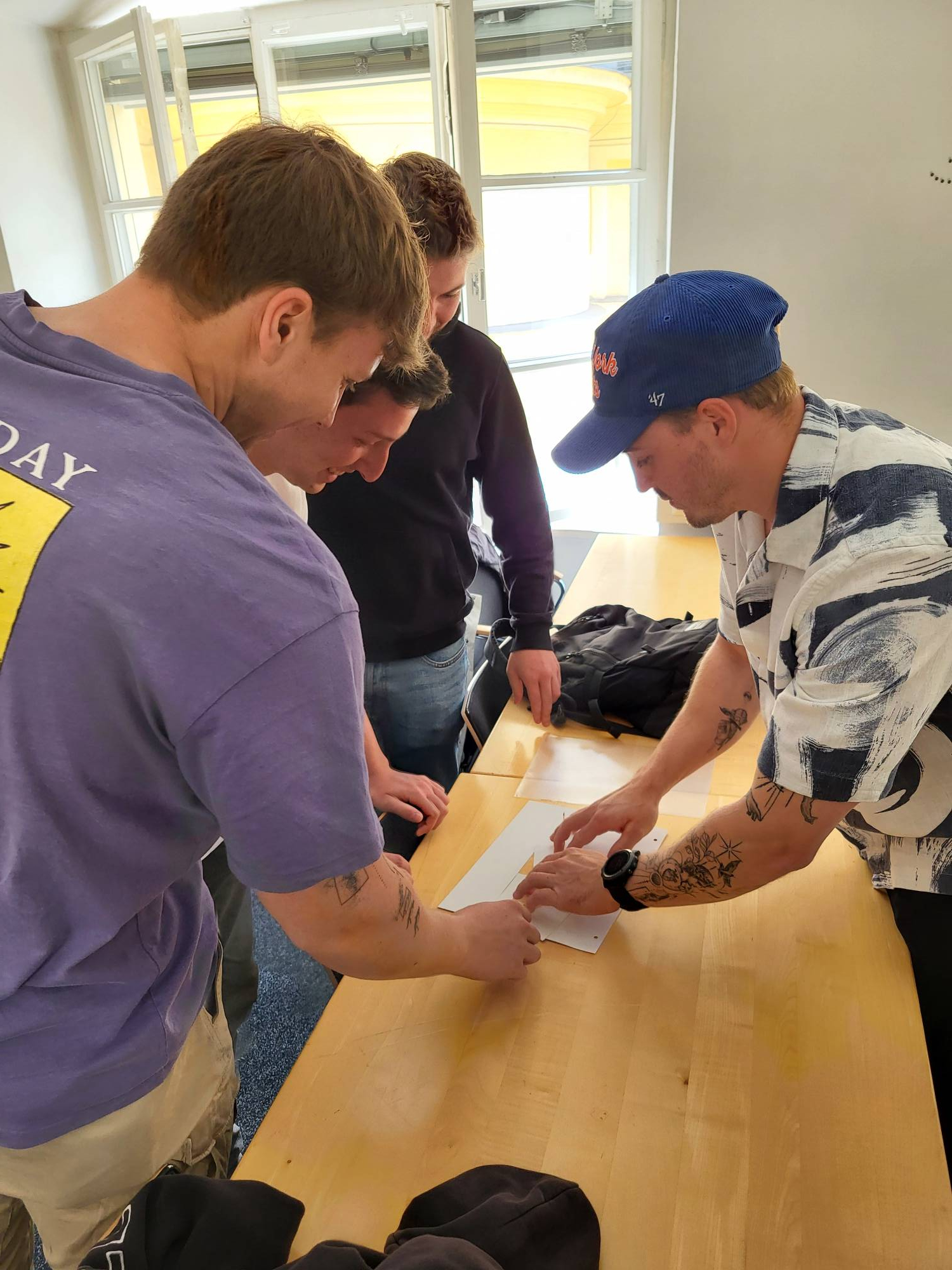 <p>Agile production: Students enjoyed taking on the geometric challenge and practicing element design. ©MCI/Ricarda Hofer-Obwaller</p>