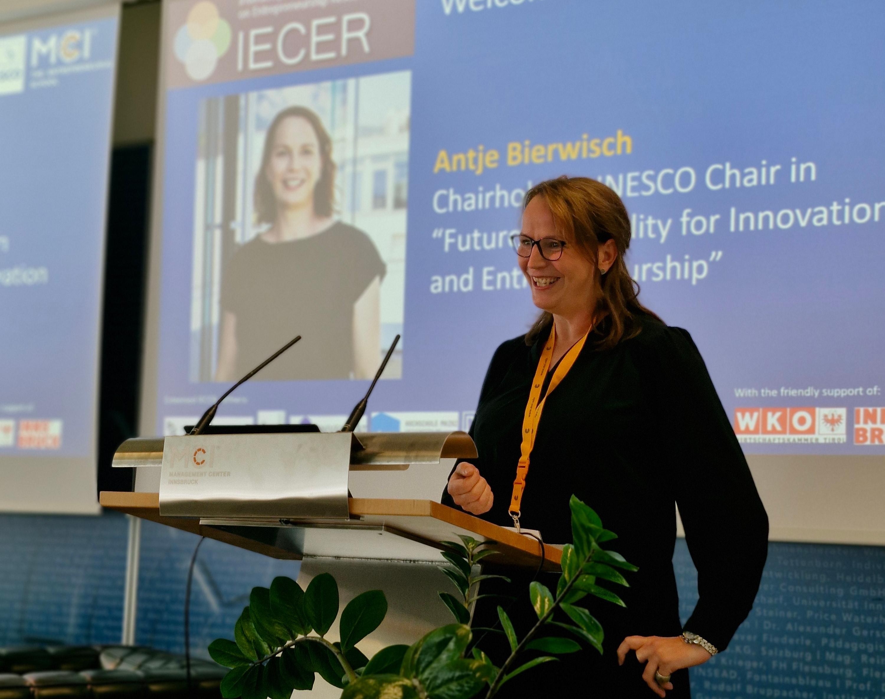<p>Welcome Address mit Antje Bierwisch ©Madlen Loretz</p>
