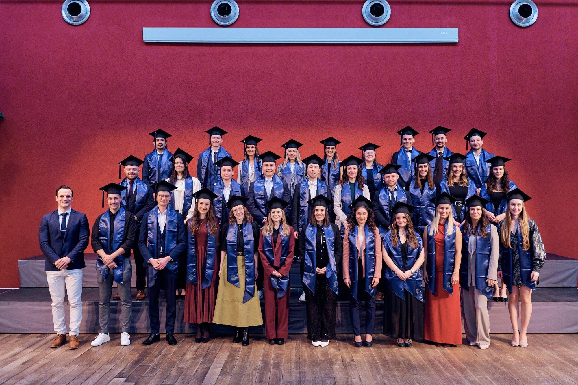 <p>Unsere Master-Absolvent:innen des Studiums International Business & Management © Klaus Maislinger</p>