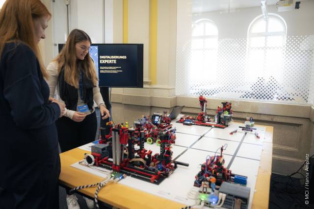 <p>The Department of Industrial Engineering & Management presented the production of the future using the Fischer technique model. ©MCI/Hanna Amplatz</p>