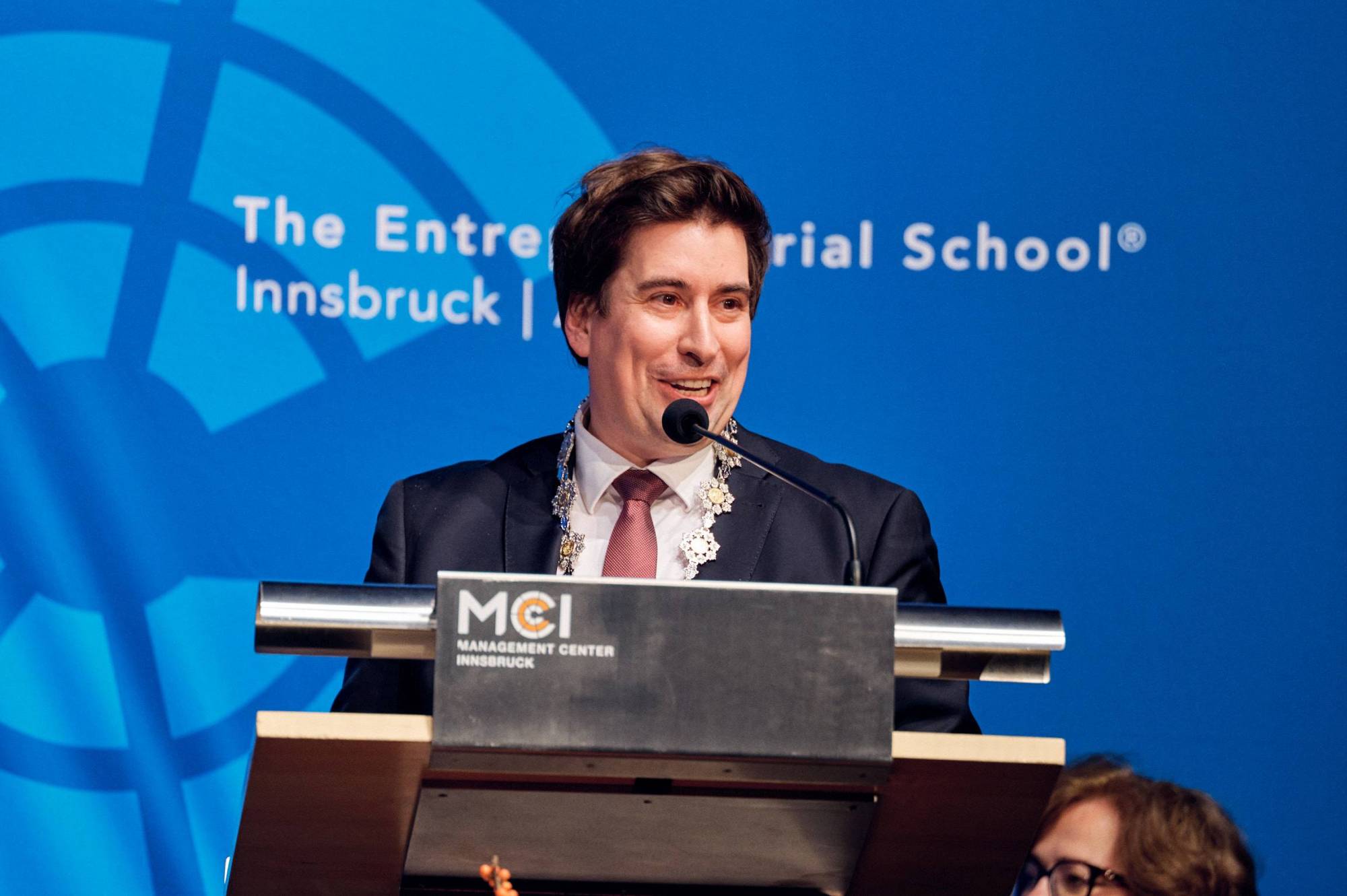 <p>Begrüßung und Festrede durch Studiengangsleiter Martin Pillei. ©Klaus Maislinger</p>