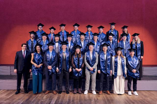 <p>Masterabsolventinnen und -absolventen aus dem Department Wirtschaftsingenieurwesen. ©Klaus Maislinger</p>