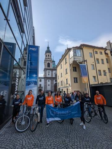 <p>MCI IRO Team participating in the challenge 