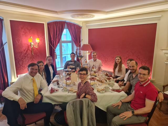 <p>11 MCiT Bachelor, 7 MCiT Master und 9 DiBSE Studierende sowie Alumni dürfen sich über ihr Leistungsstipendium freuen. <span style=
