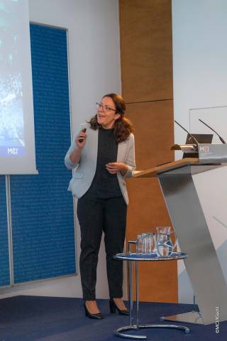 <p>Prof. Teresa Spieß bei ihrer Antrittsvorlesung<span style=