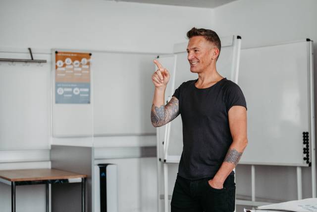 <p>Moderator Andi Knoll als Gastlektor bei der MCiT Lehrveranstaltung Teamwork. <span style=