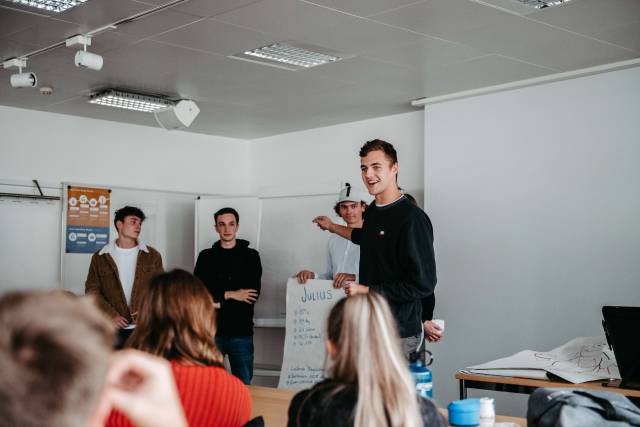 <p>Die MCiT Bachelorstudierenden gaben charmant witzige, unterhaltsame und interessante Sketches und Präsentationen zum Besten. <span style=