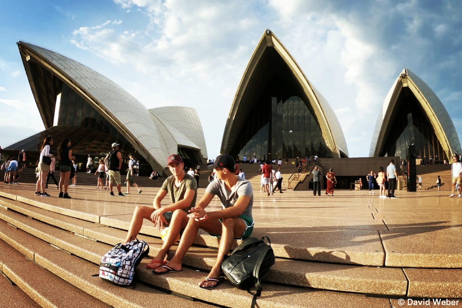 David und Valentin vor dem berühmten Opernhaus in Sydney