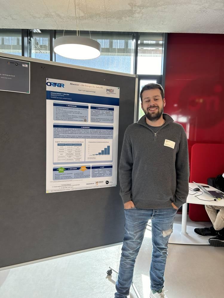 <p>Johannes Ambach (partner company: ORTNER) presented the approach of his bachelor's thesis with his poster: 