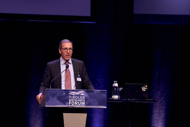 Podiumseröffnung durch Christoph Swarovski, Präsident der Industriellenvereinigung Tirol © Klaus Maislinger