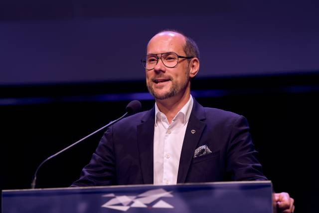 Podiumseröffnung durch Mario Gerber, Landesrat für Wirtschaft, Tourismus und Digitalisierung © Klaus Maislinger