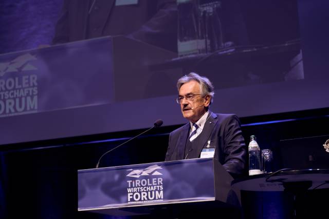 Keynote Speaker Wolfgang A. Herrmann zu Standort im Wettbewerb - Es liegt an uns! © Klaus Maislinger