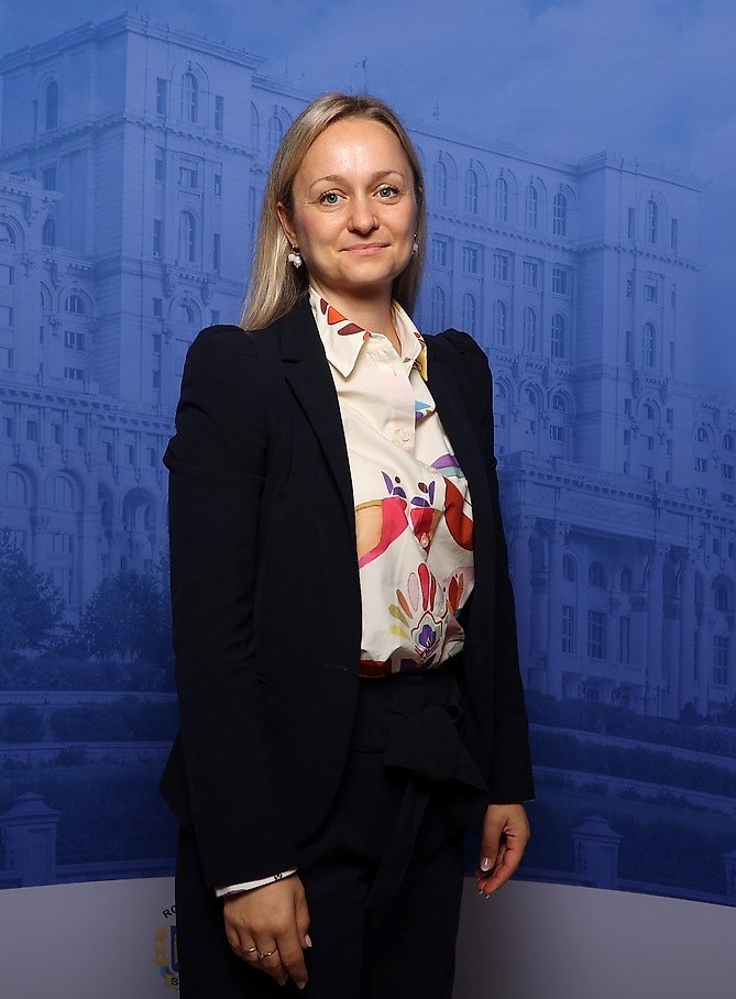 Stefanie Praxmarer-Fernandes