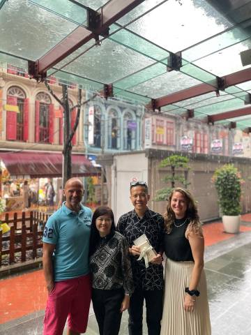 <p>Hubert Siller, Magdeline Tan, John Fong und Stefanie Haselwanter in Chinatown ©Stefanie Haselwanter</p>