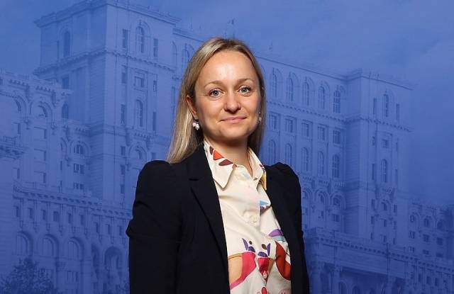 Stefanie Praxmarer-Fernandes